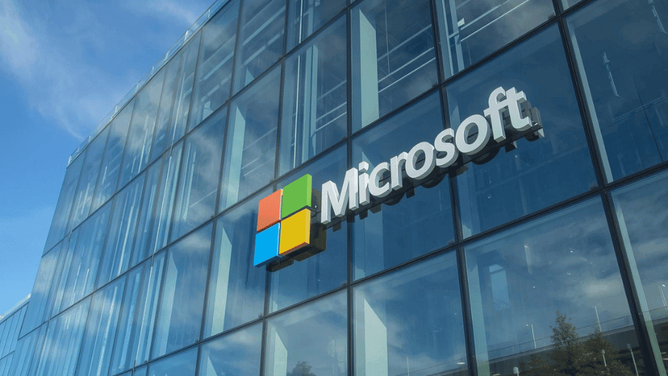 End of the Road for Outlook Lite: Microsoft Pulls the Plug on Its Compact Email App