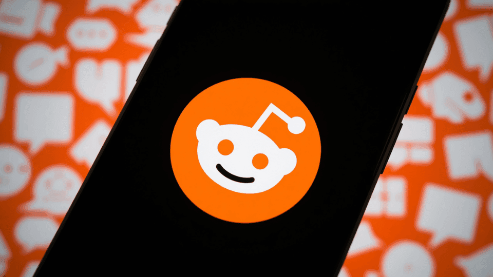 Traffic Shockwave: Reddit Posts Killer Earnings But Stock Drops Over AI Search Threat