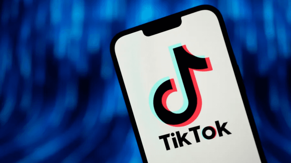 Uncle Sam Unlocks TikTok: Why Federal Workers Get Their Feeds Back