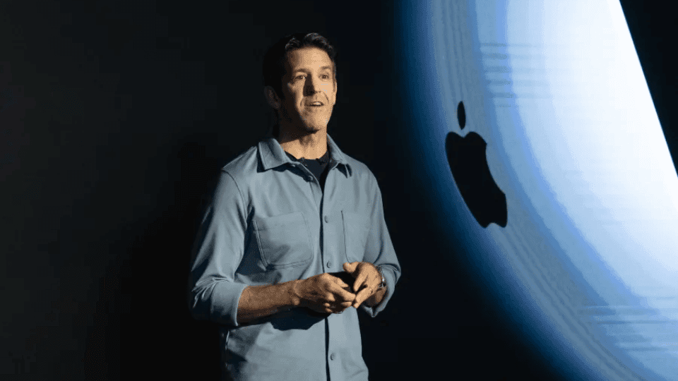 Crown Passed: John Ternus Takes Control as Apple Names New Chief Executive