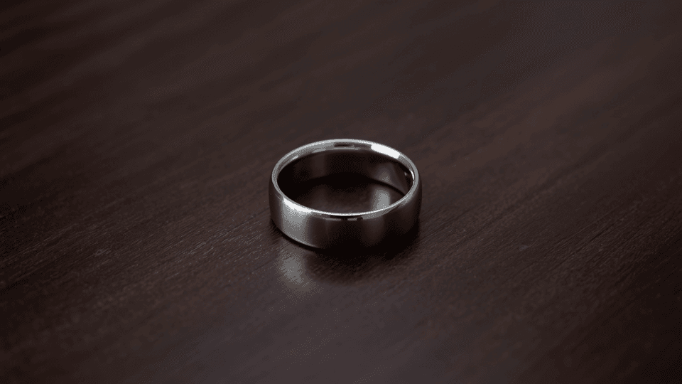 Market Freefall: Oura Postpones $2.2B IPO Offering Citing Public Market Volatility