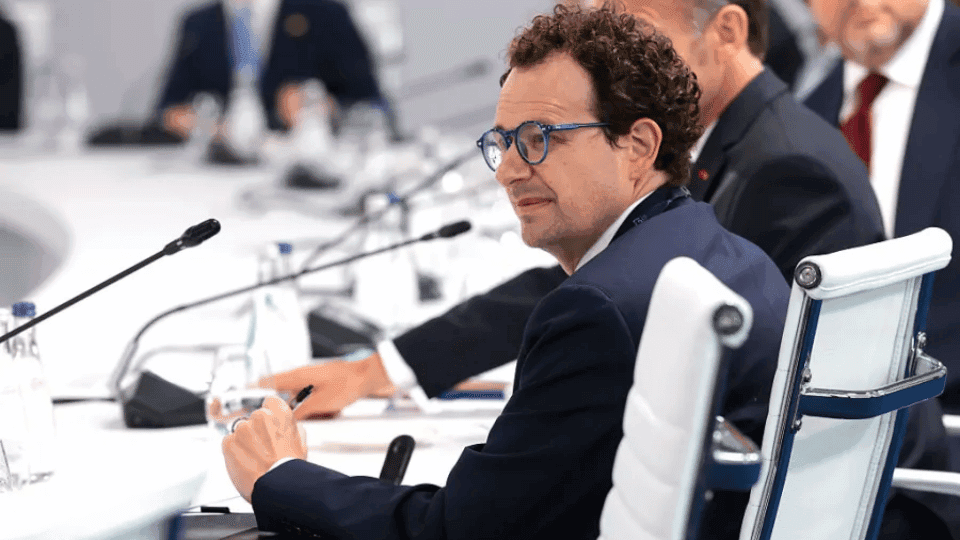 Catastrophic Benchmarks: Anthropic Pitches Federal AI Safety Bill Requiring 50 Casualties for Government Action